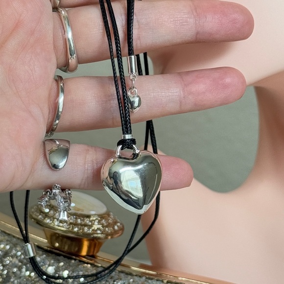 ⚜️❤️‍🔥 Heart of Winter Unique Silver Heart Pendant Necklace 🔥 - Picture 6 of 9